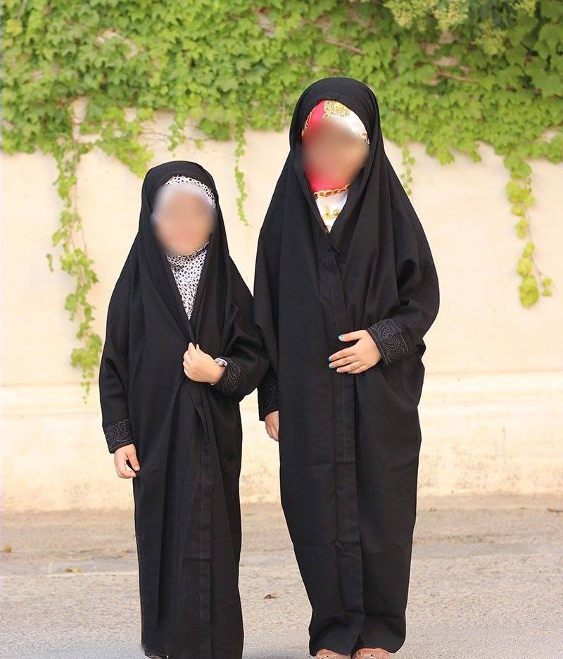 چادر دانشجویی دخترانه جنس کرپ حریر الاسود